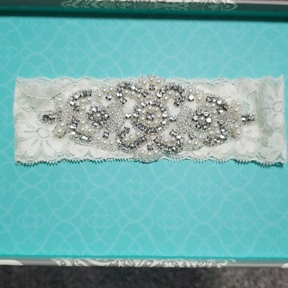 Pearl Garter   - Picture 1 of 4